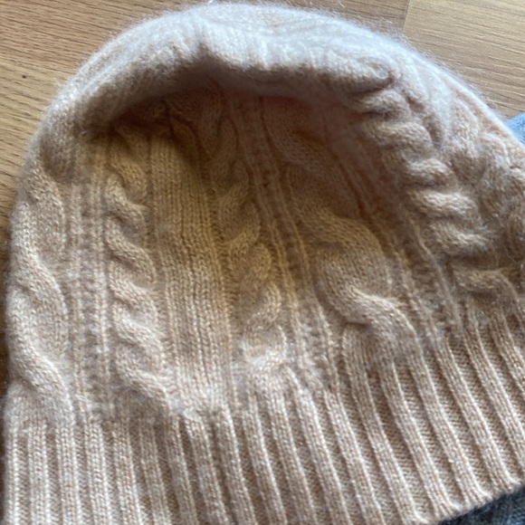 Small winter hats - Picture 4 of 6